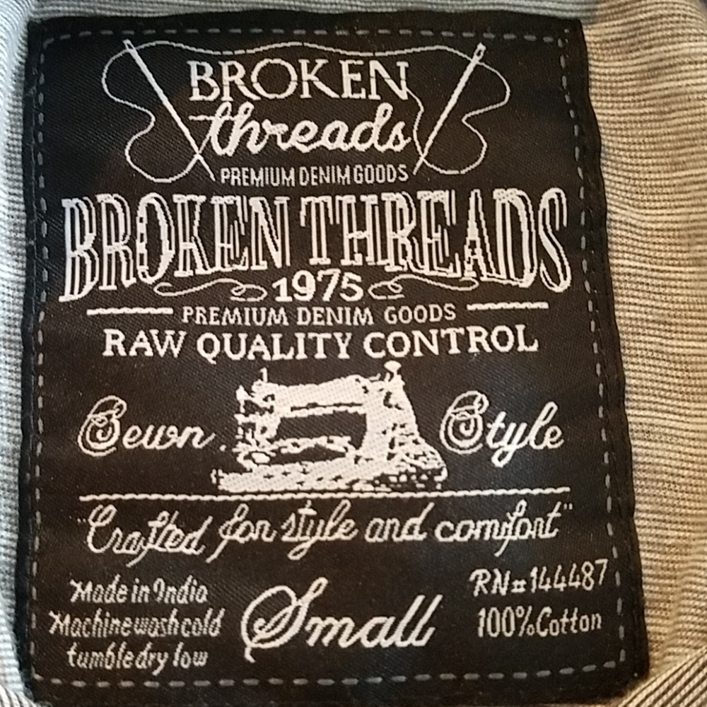Broken Threads Top. Size Small - Picture 4 of 6